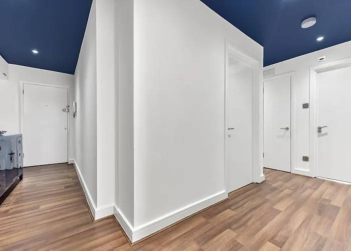 Spacious Cosy 2 Bed Flat, Central London