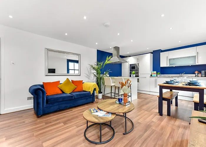 Spacious Cosy 2 Bed Flat, Central London